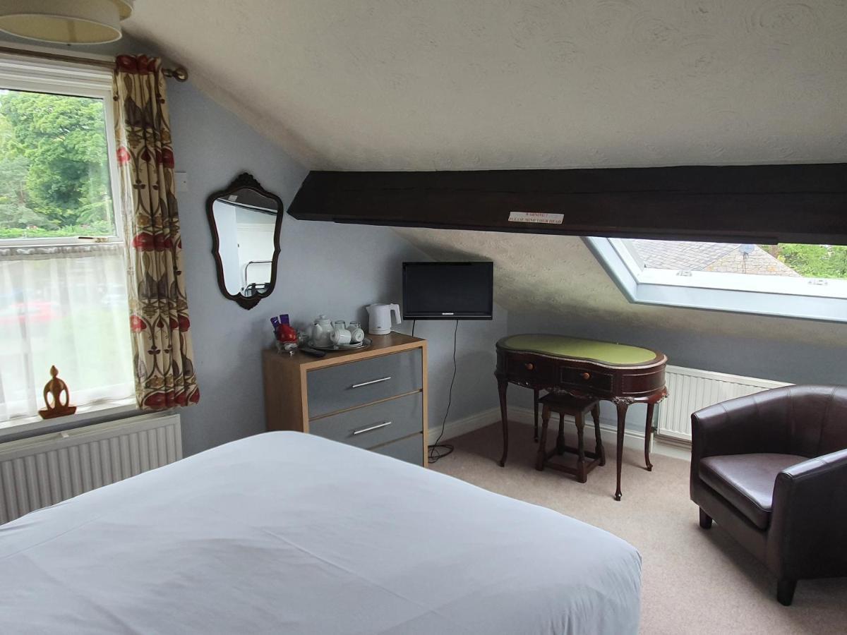 Swiss House B&B Castleton  Buitenkant foto