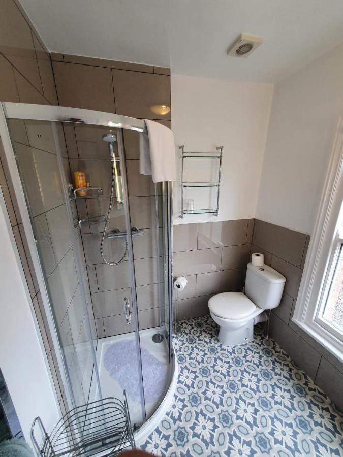 Swiss House B&B Castleton  Buitenkant foto