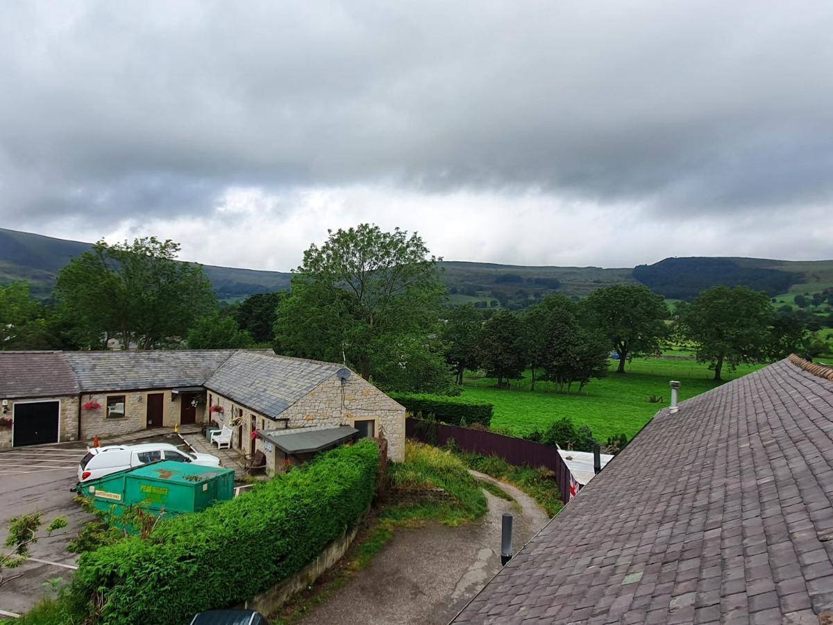 Swiss House B&B Castleton  Buitenkant foto