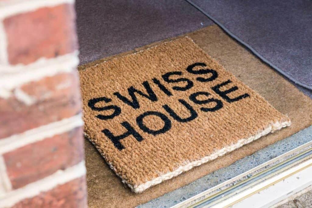 Swiss House B&B Castleton  Buitenkant foto